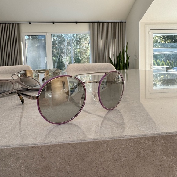 Round Prada sunglasses - Picture 2 of 4